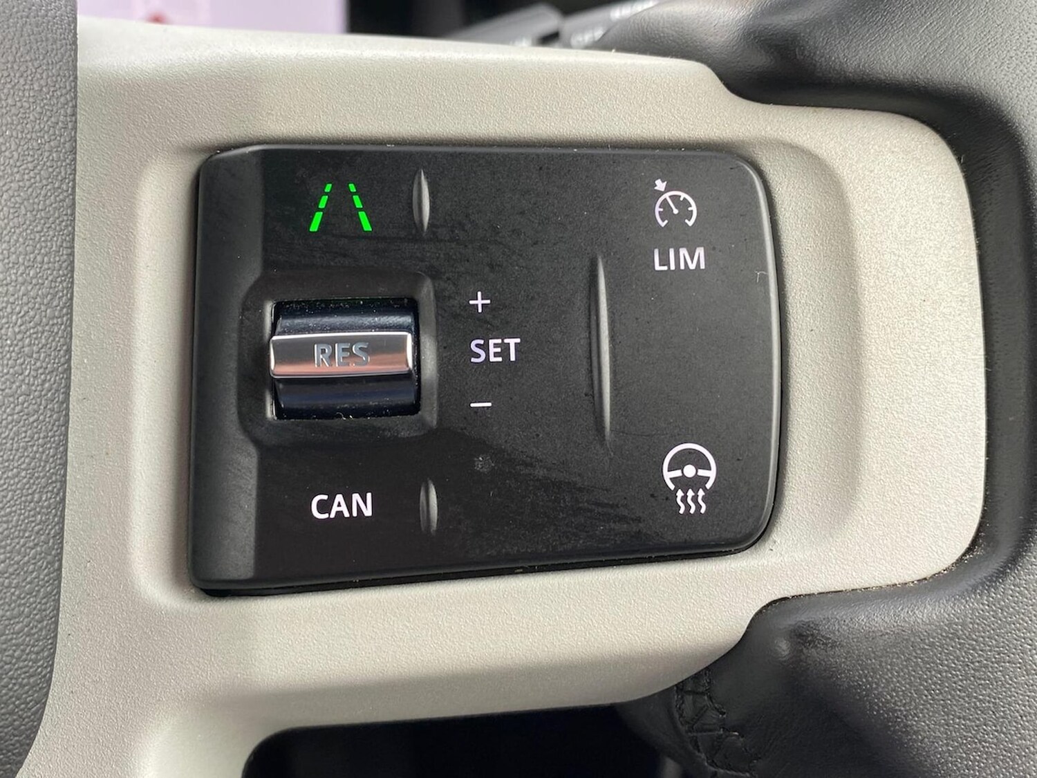 Used Land Rover Defender 2024 for sale - 76225129: Photo 29