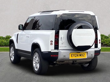 Used Land Rover Defender 2024 for sale - 76225129: Photo 2