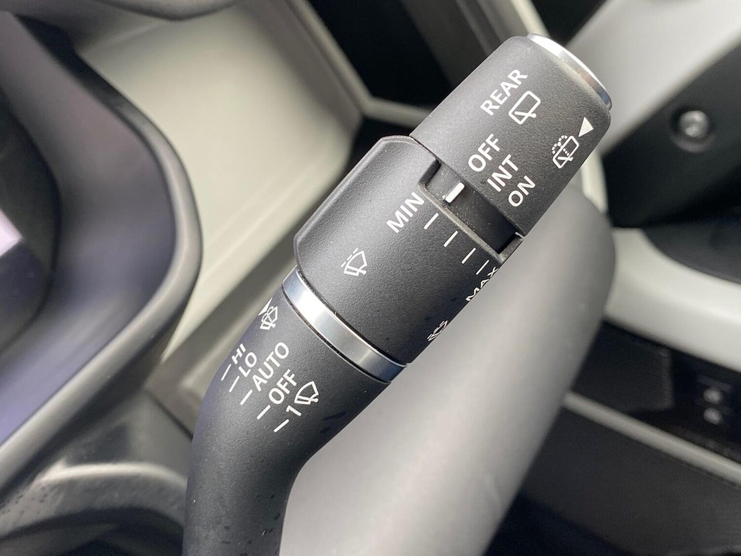 Used Land Rover Defender 2024 for sale - 76225129: Photo 31