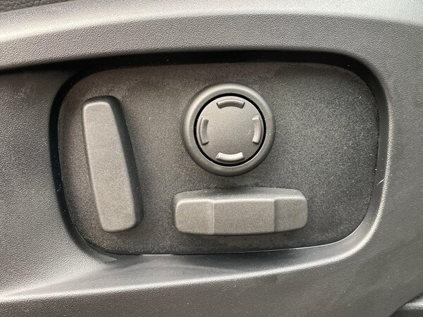Used Land Rover Defender 2024 for sale - 76225129: Photo 34