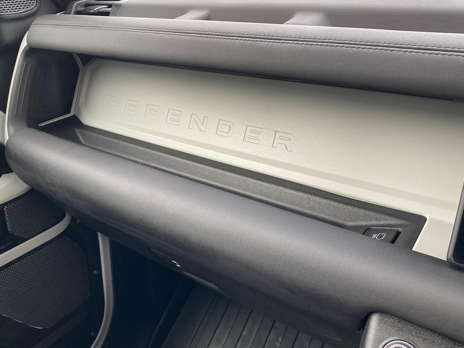 Used Land Rover Defender 2024 for sale - 76225129: Photo 36