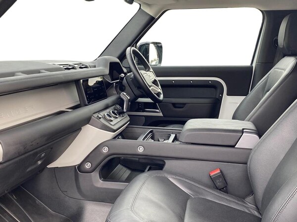 Used Land Rover Defender 2024 for sale - 76225129: Photo 3