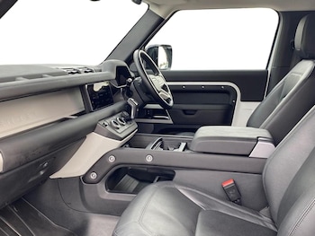 Used Land Rover Defender 2024 for sale - 76225129: Photo 3
