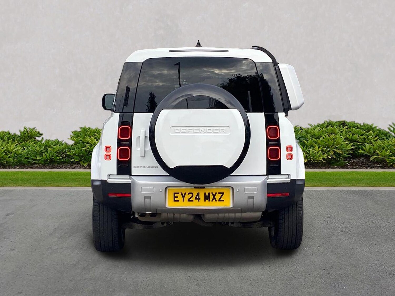 Used Land Rover Defender 2024 for sale - 76225129: Photo 6