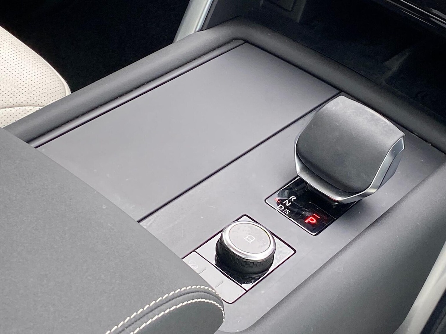 Used Land Rover Discovery 2025 for sale - 77622378: Photo 13