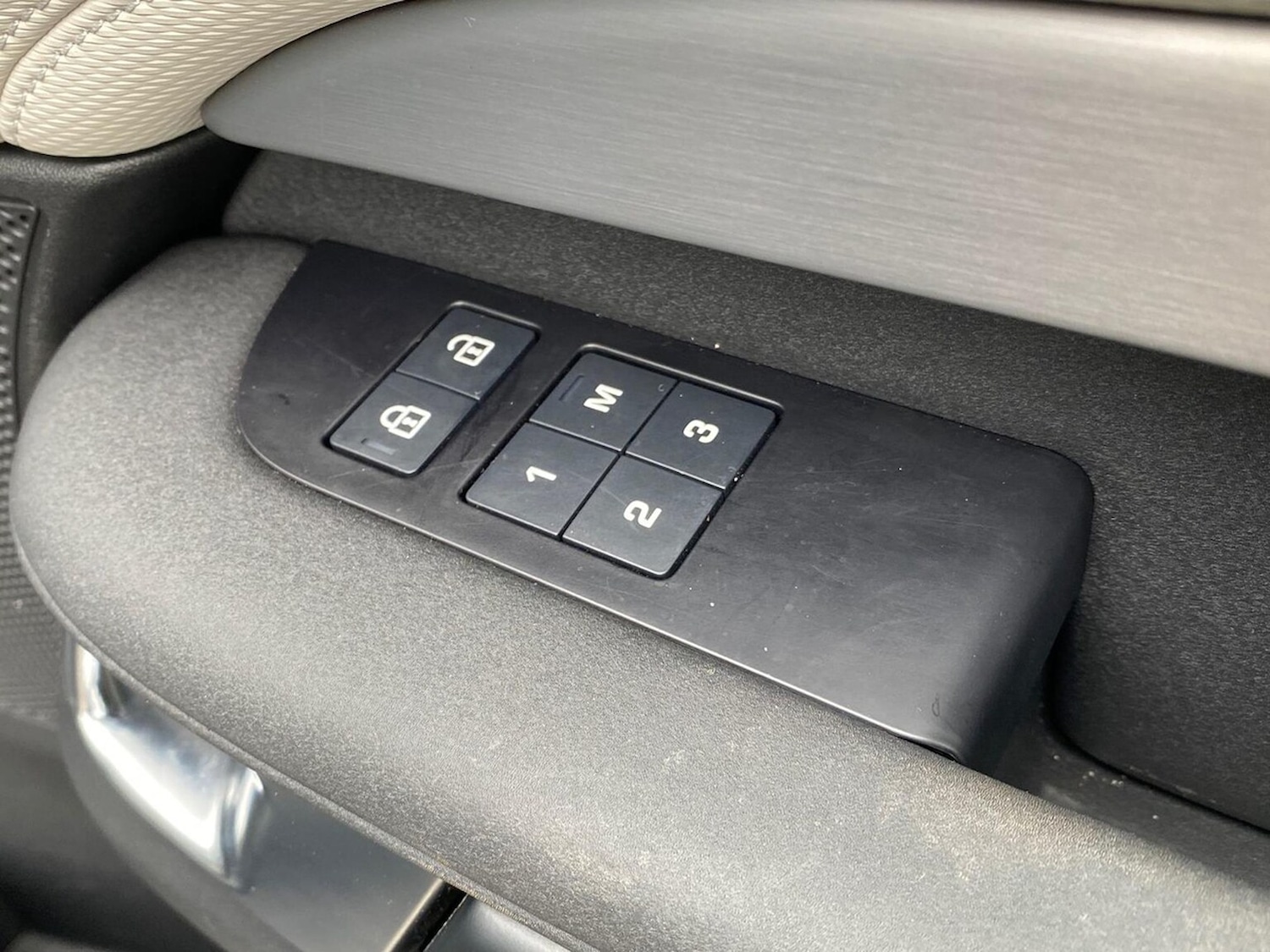 Used Land Rover Discovery 2025 for sale - 77622378: Photo 25