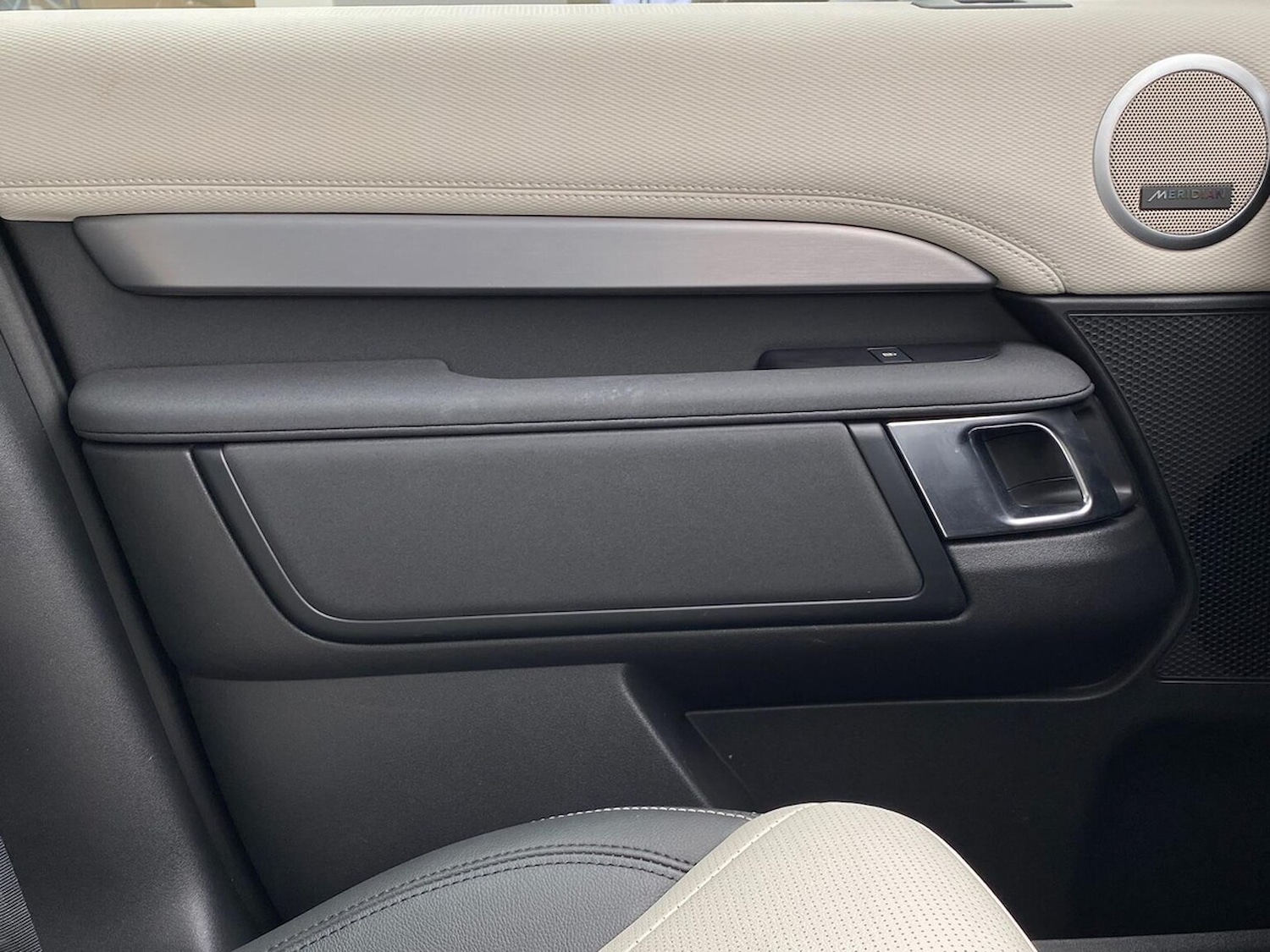 Used Land Rover Discovery 2025 for sale - 77622378: Photo 42