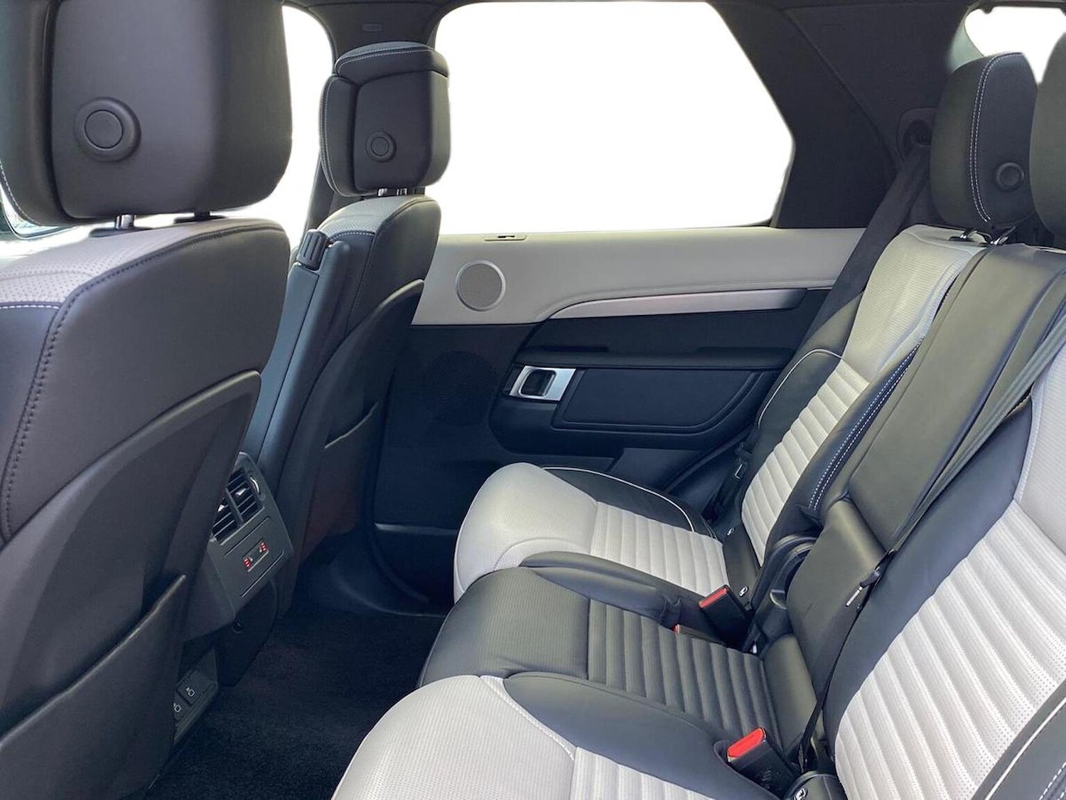 Used Land Rover Discovery 2024 for sale - 77487766: Photo 4