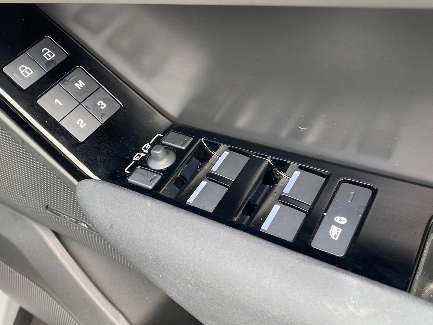 Used Land Rover Range Rover Velar 2023 for sale - 76437270: Photo 23