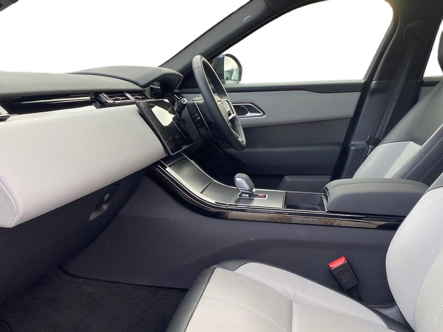 Used Land Rover Range Rover Velar 2023 for sale - 76437270: Photo 3