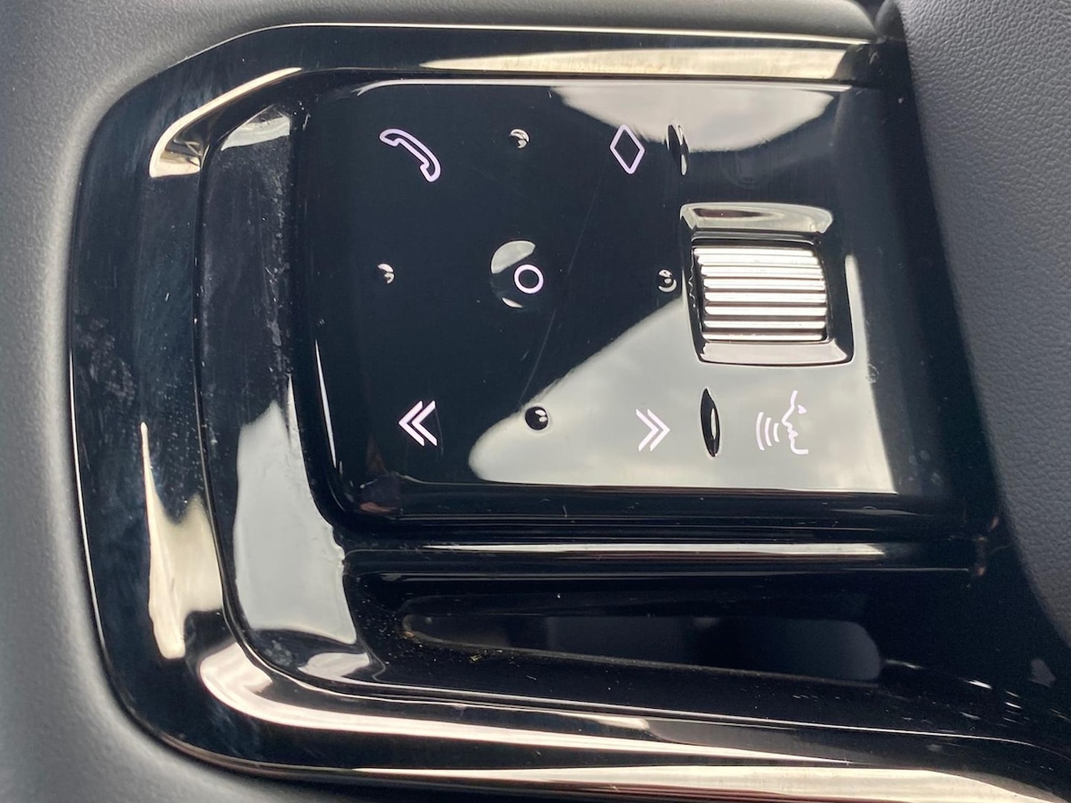 Used Land Rover Range Rover Velar 2023 for sale - 76437270: Photo 35