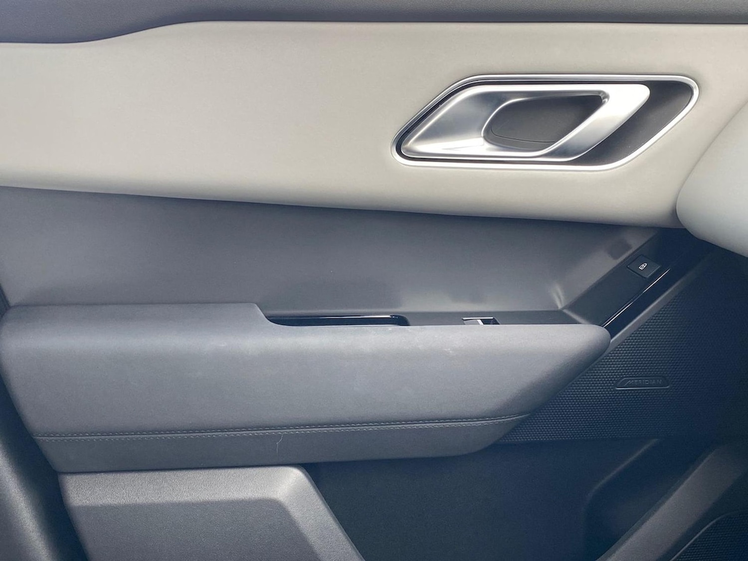 Used Land Rover Range Rover Velar 2023 for sale - 76437270: Photo 40