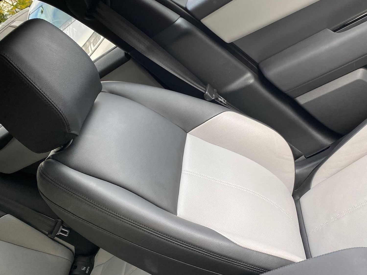 Used Land Rover Range Rover Velar 2023 for sale - 76437270: Photo 41