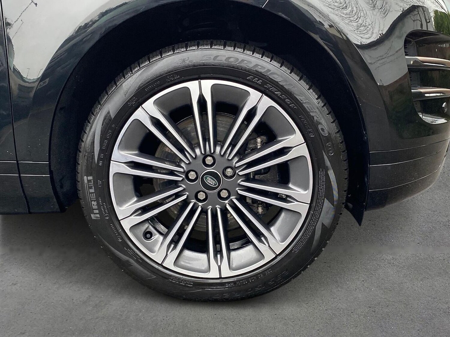 Used Land Rover Range Rover Evoque 2025 for sale - 76979916: Photo 10