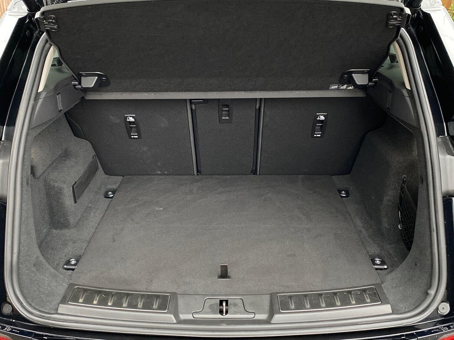 Used Land Rover Range Rover Evoque 2025 for sale - 76979916: Photo 12