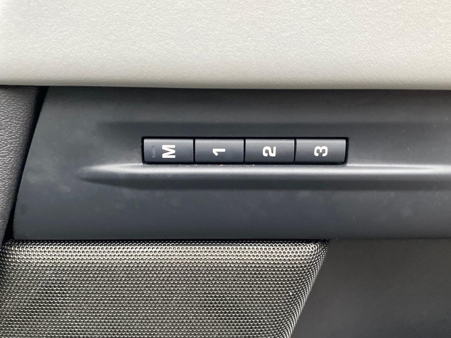 Used Land Rover Range Rover Evoque 2025 for sale - 76979916: Photo 24