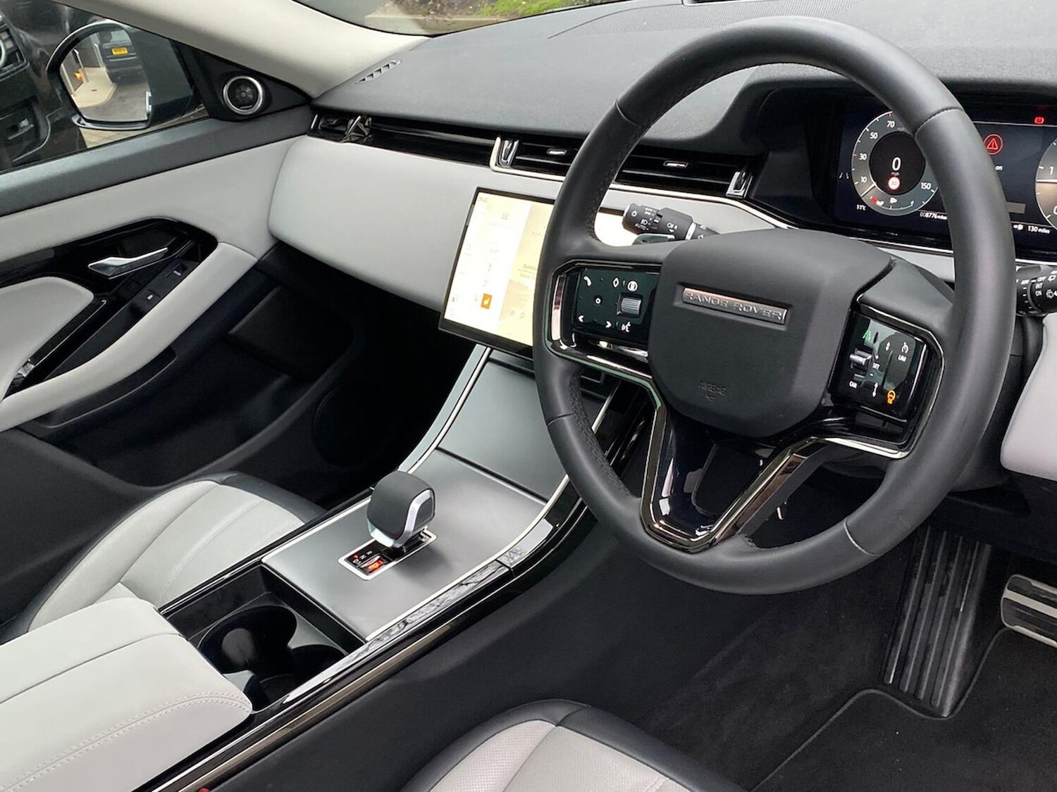 Used Land Rover Range Rover Evoque 2025 for sale - 76979916: Photo 27