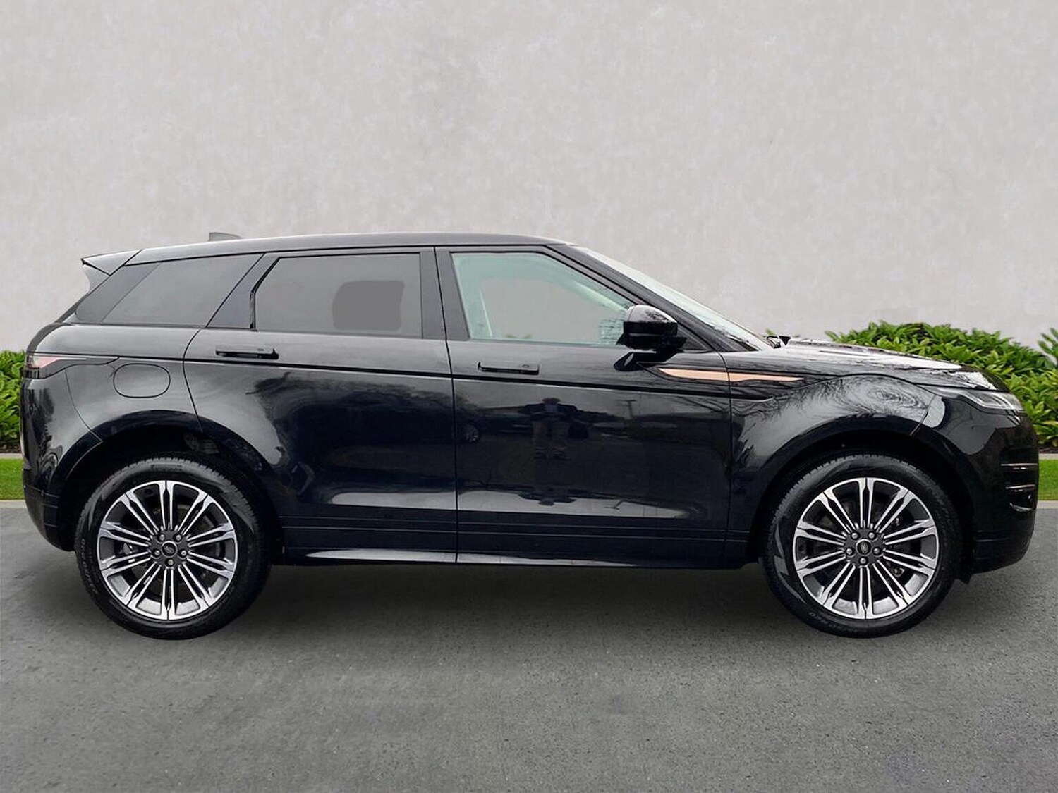 Used Land Rover Range Rover Evoque 2025 for sale - 76979916: Photo 7