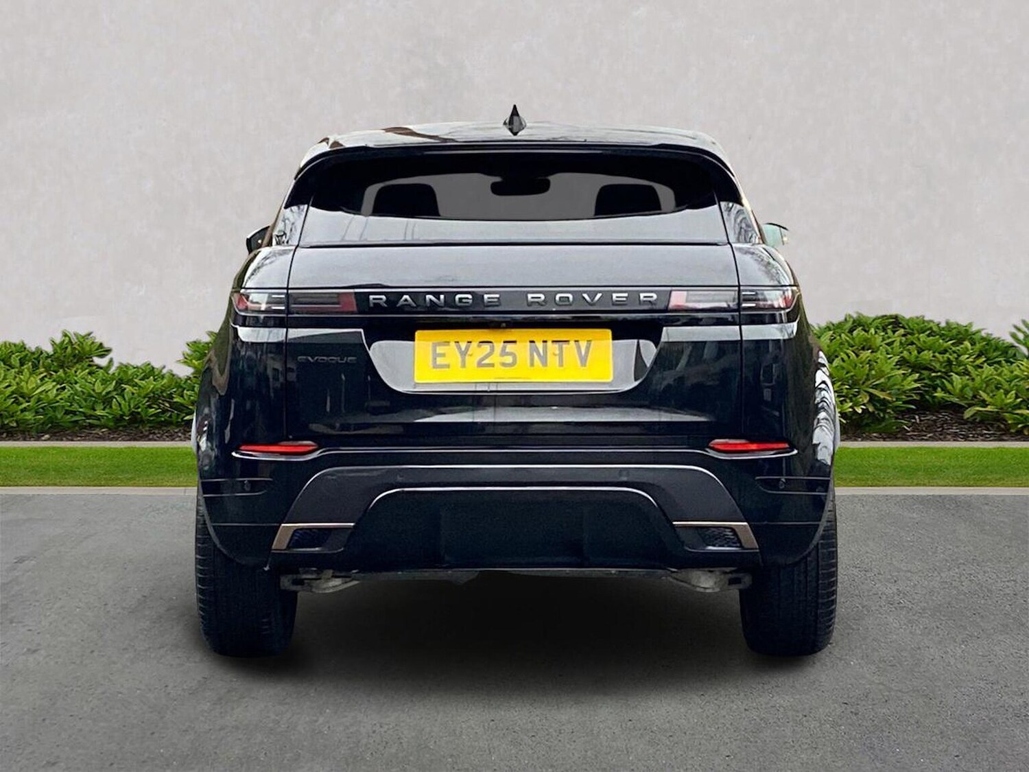 Used Land Rover Range Rover Evoque 2025 for sale - 76979916: Photo 8