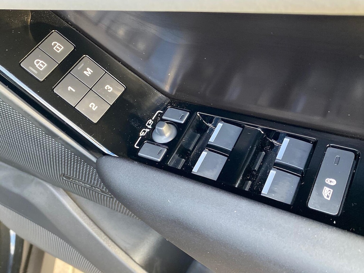 Used Land Rover Range Rover Velar 2026 for sale - 77845282: Photo 23