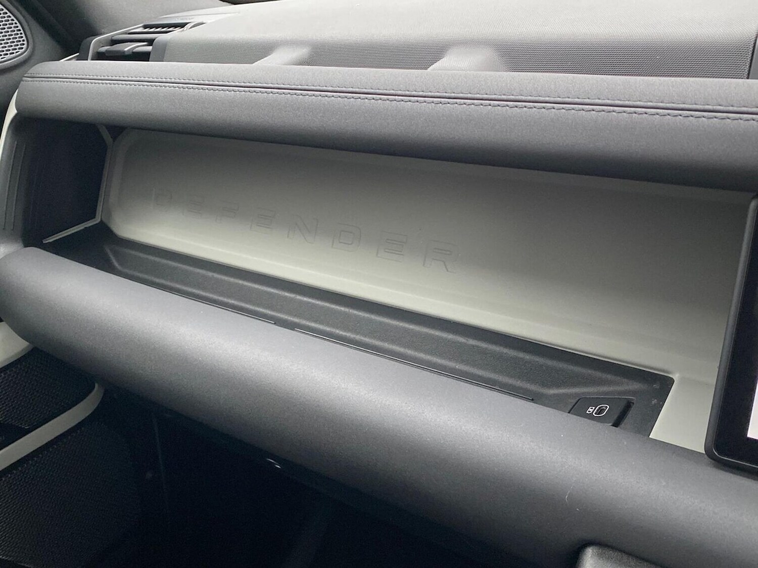 Used Land Rover Defender 2021 for sale - 77487746: Photo 40