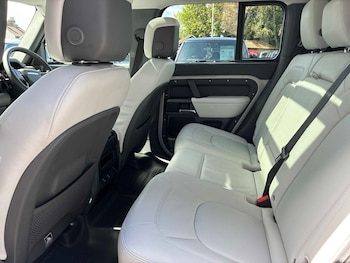 Used Land Rover Defender 2025 for sale - 78801493: Photo