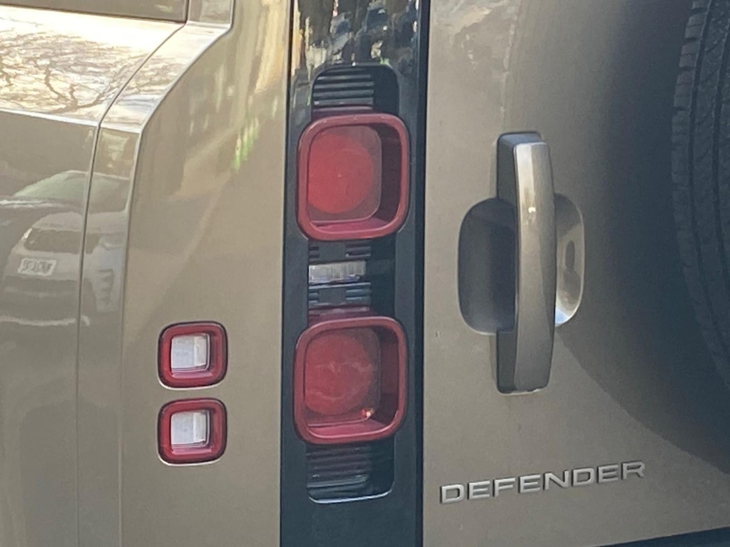Used Land Rover Defender 2023 for sale - 76906370: Photo 19