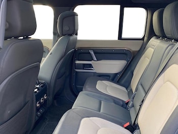 Used Land Rover Defender 2023 for sale - 76906370: Photo