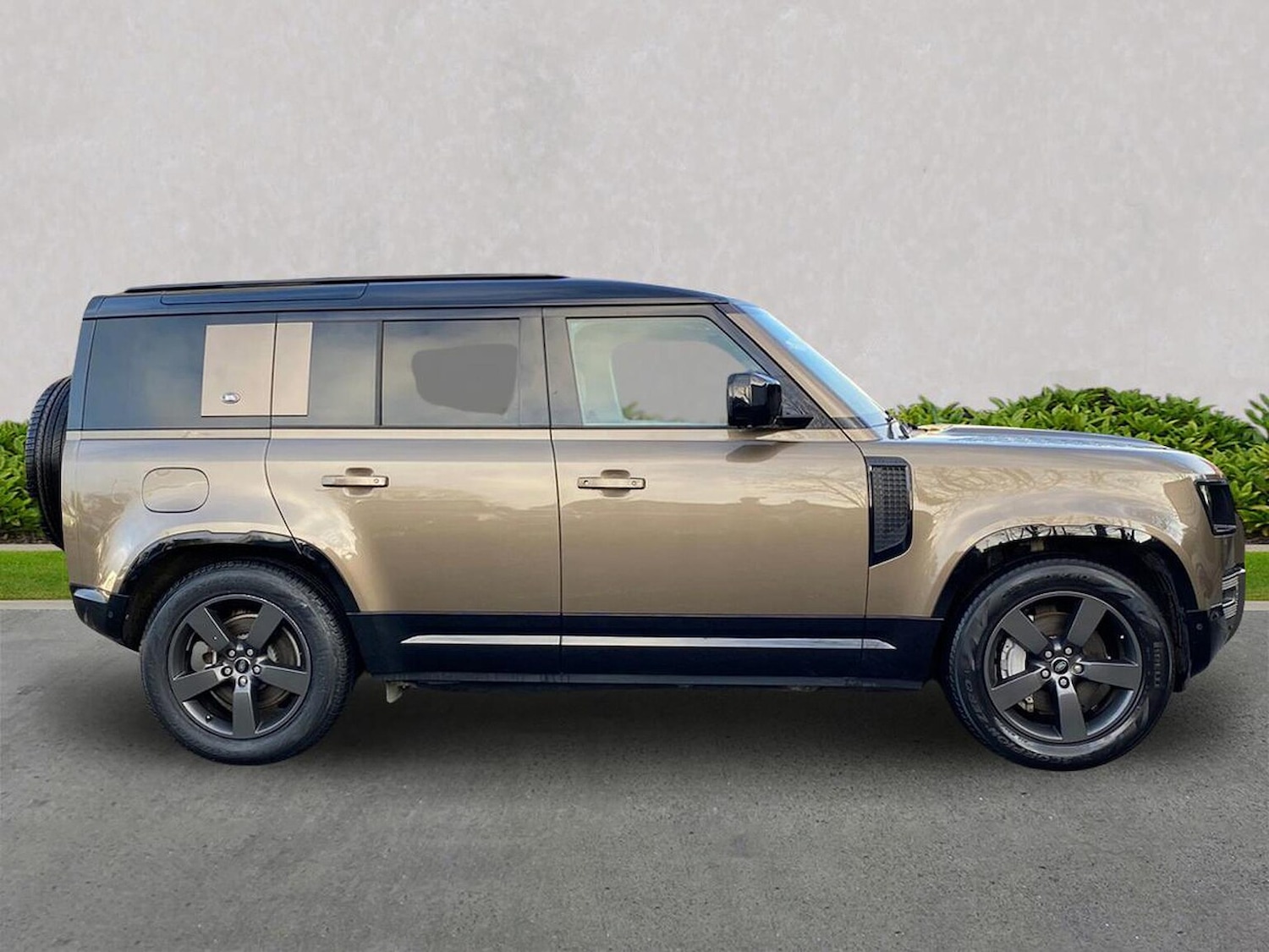 Used Land Rover Defender 2023 for sale - 76906370: Photo 5