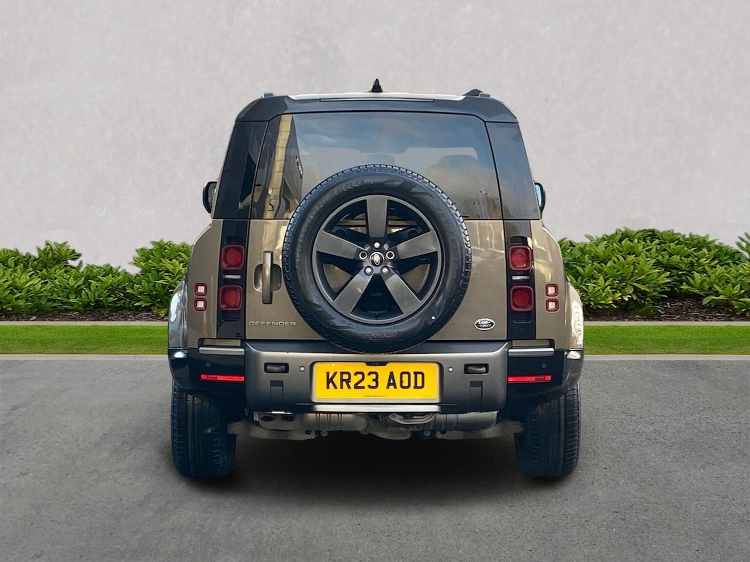 Used Land Rover Defender 2023 for sale - 76906370: Photo 6