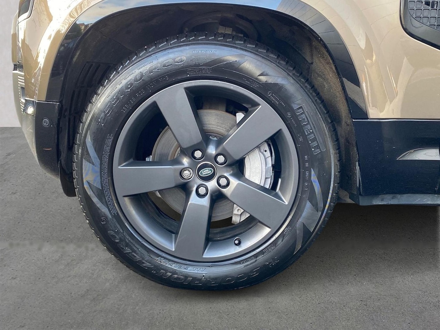 Used Land Rover Defender 2023 for sale - 76906370: Photo 8