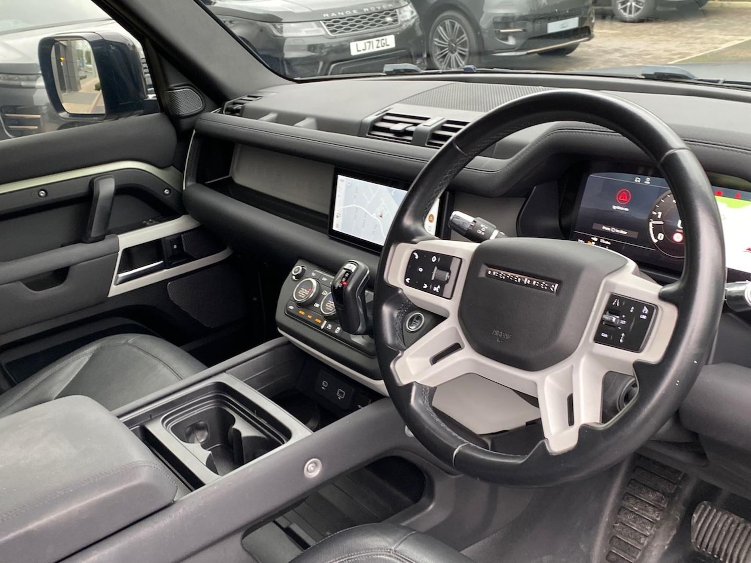 Used Land Rover Defender 2021 for sale - 76879715: Photo 25