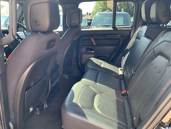 Used Land Rover Defender 2021 for sale - 79125987: Photo