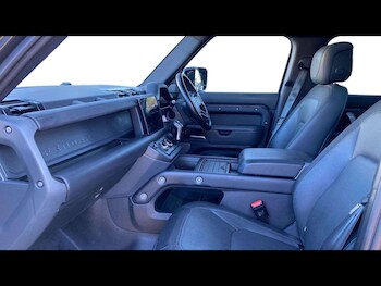 Used Land Rover Defender 2023 for sale - 78477621: Photo