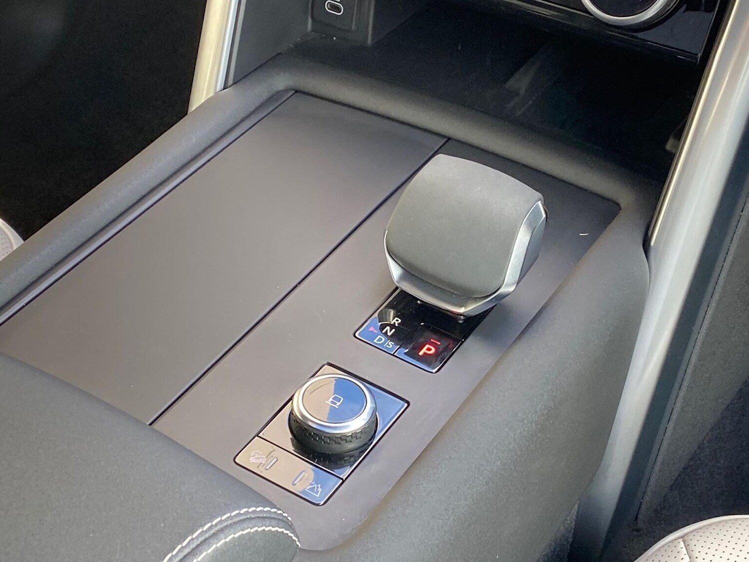 Used Land Rover Discovery 2024 for sale - 77487712: Photo 13