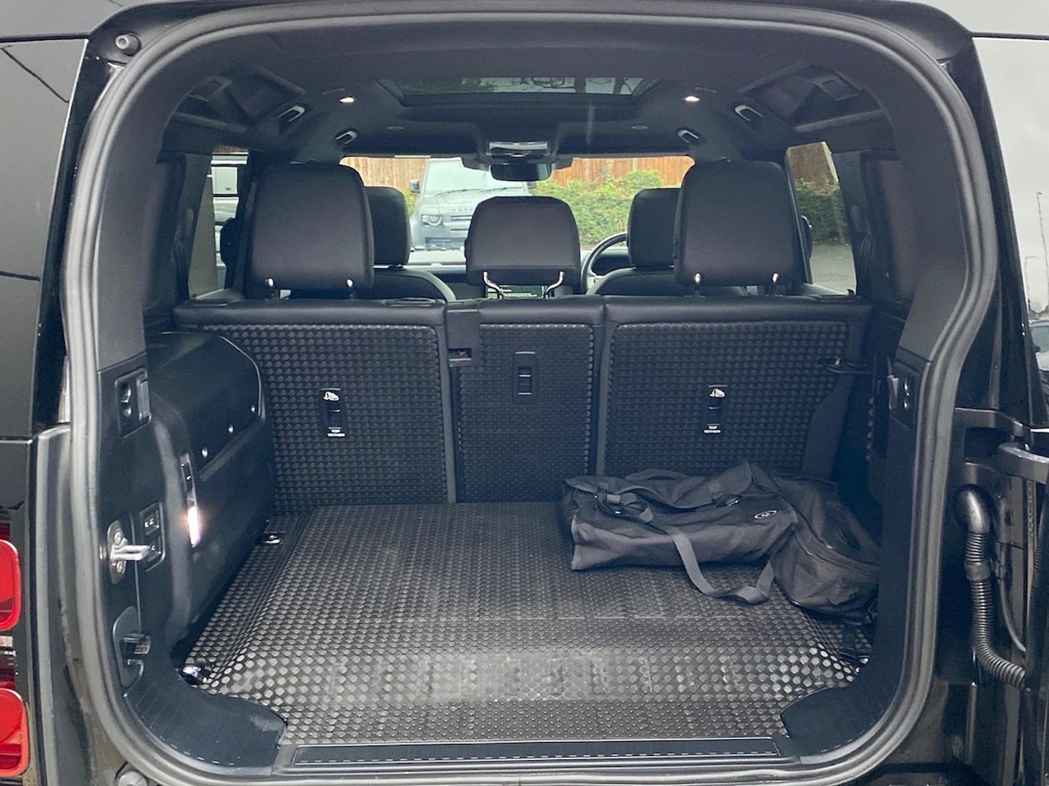 Used Land Rover Defender 2023 for sale - 77715399: Photo 10