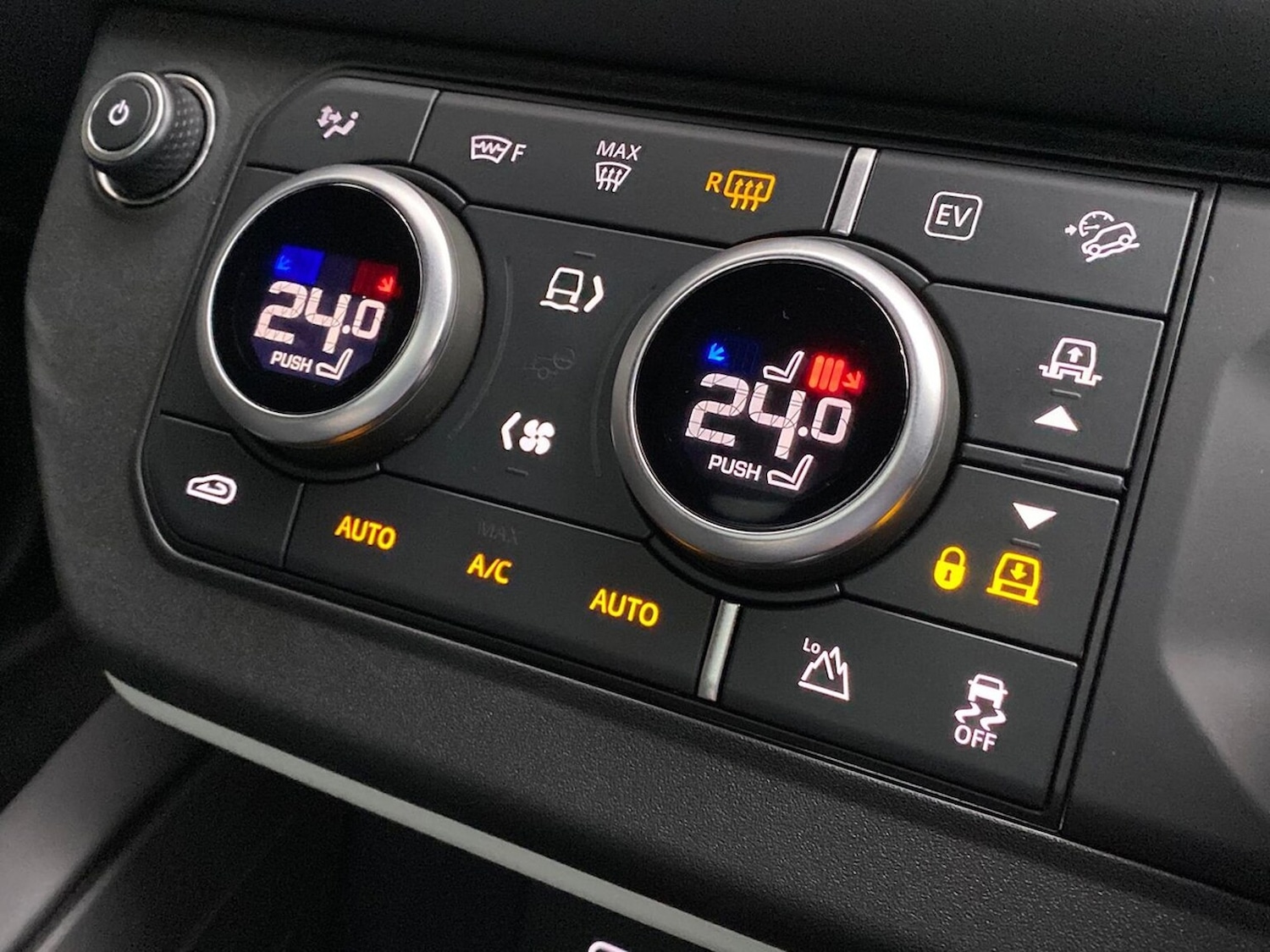 Used Land Rover Defender 2023 for sale - 77715399: Photo 27