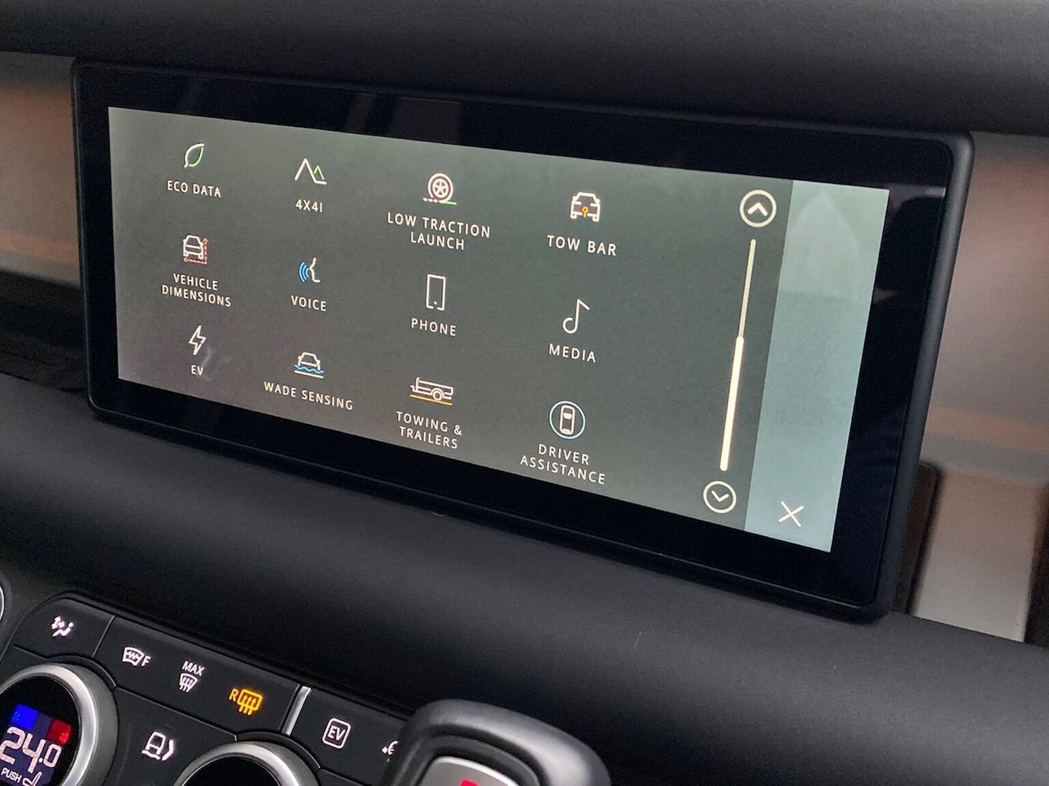 Used Land Rover Defender 2023 for sale - 77715399: Photo 31