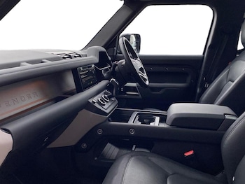 Used Land Rover Defender 2023 for sale - 77715399: Photo