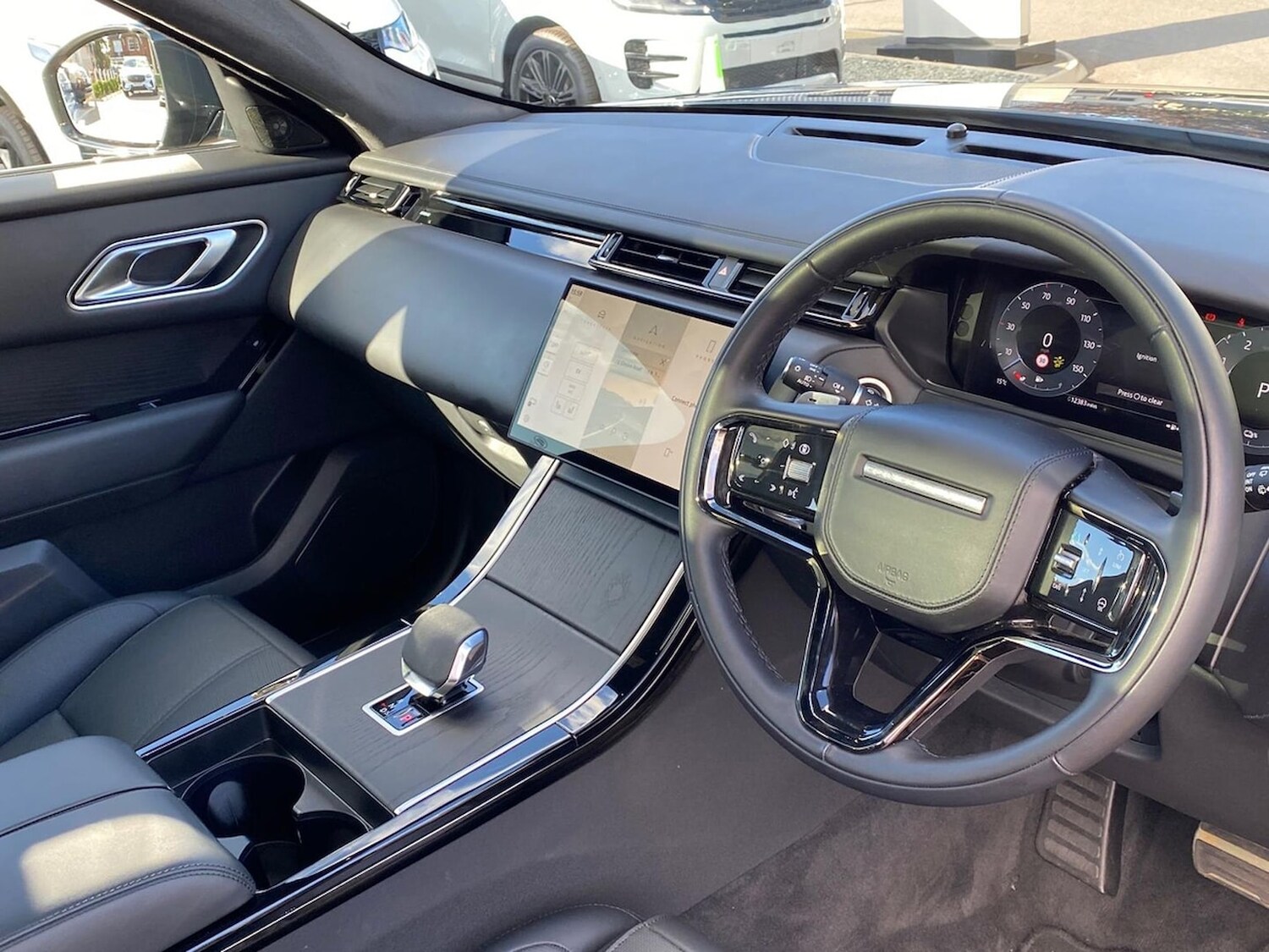 Used Land Rover Range Rover Velar 2025 for sale - 76030492: Photo 30