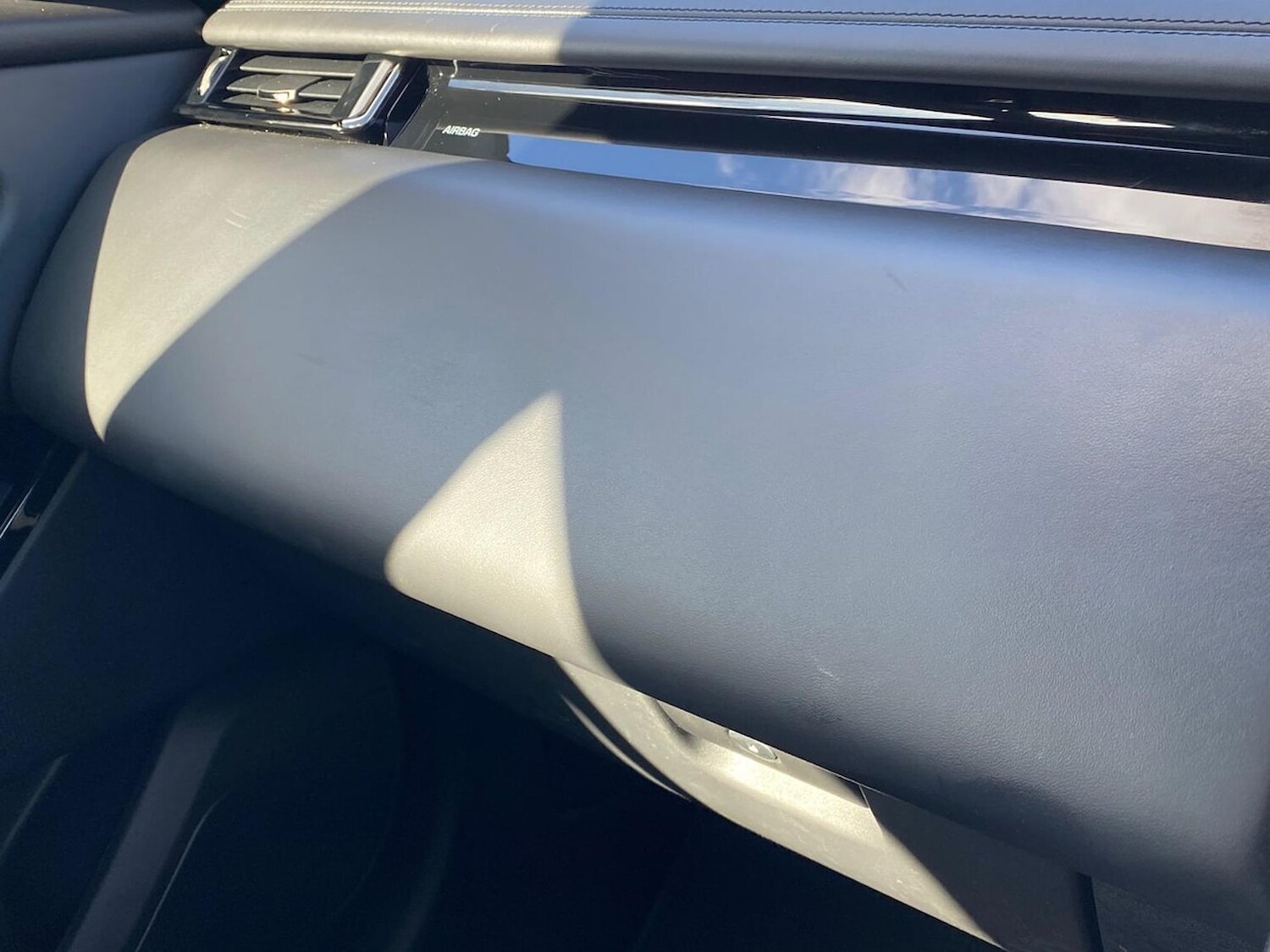 Used Land Rover Range Rover Velar 2025 for sale - 76030492: Photo 37