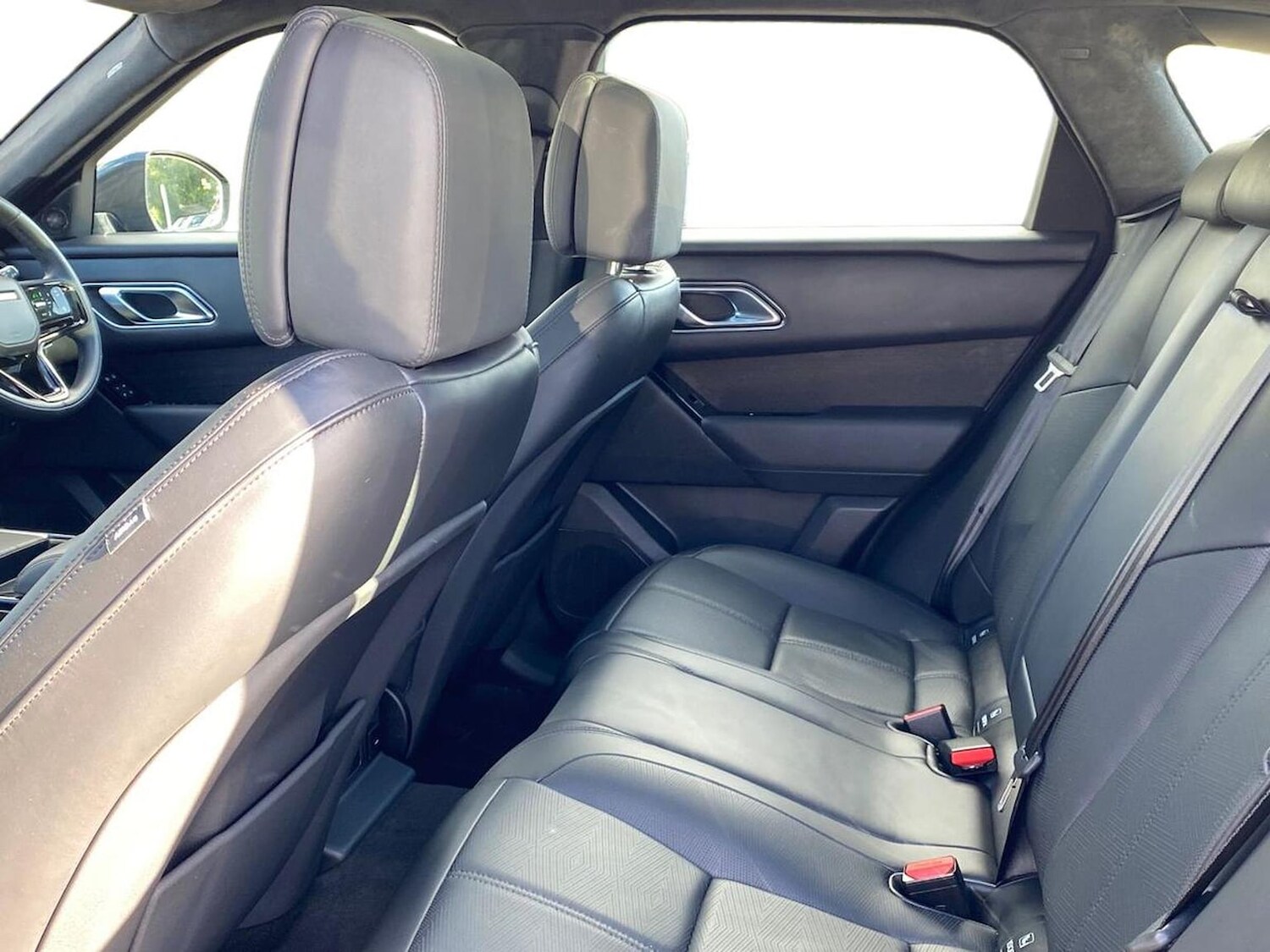 Used Land Rover Range Rover Velar 2025 for sale - 76030492: Photo 4
