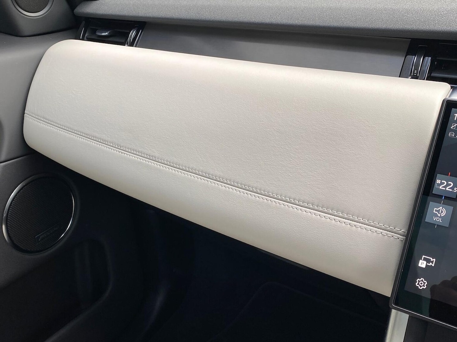 Used Land Rover Discovery Sport 2024 for sale - 78053562: Photo 30