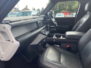 Used Land Rover Defender 2021 for sale - 79156454: Photo