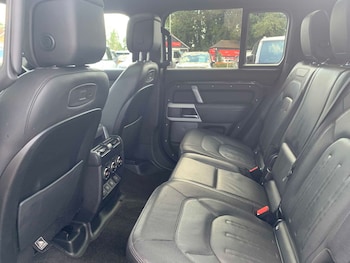 Used Land Rover Defender 2021 for sale - 79156454: Photo