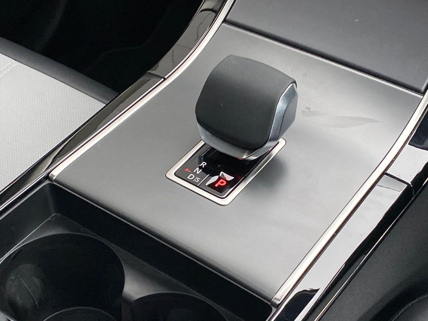 Used Land Rover Range Rover Velar 2024 for sale - 77715389: Photo 13