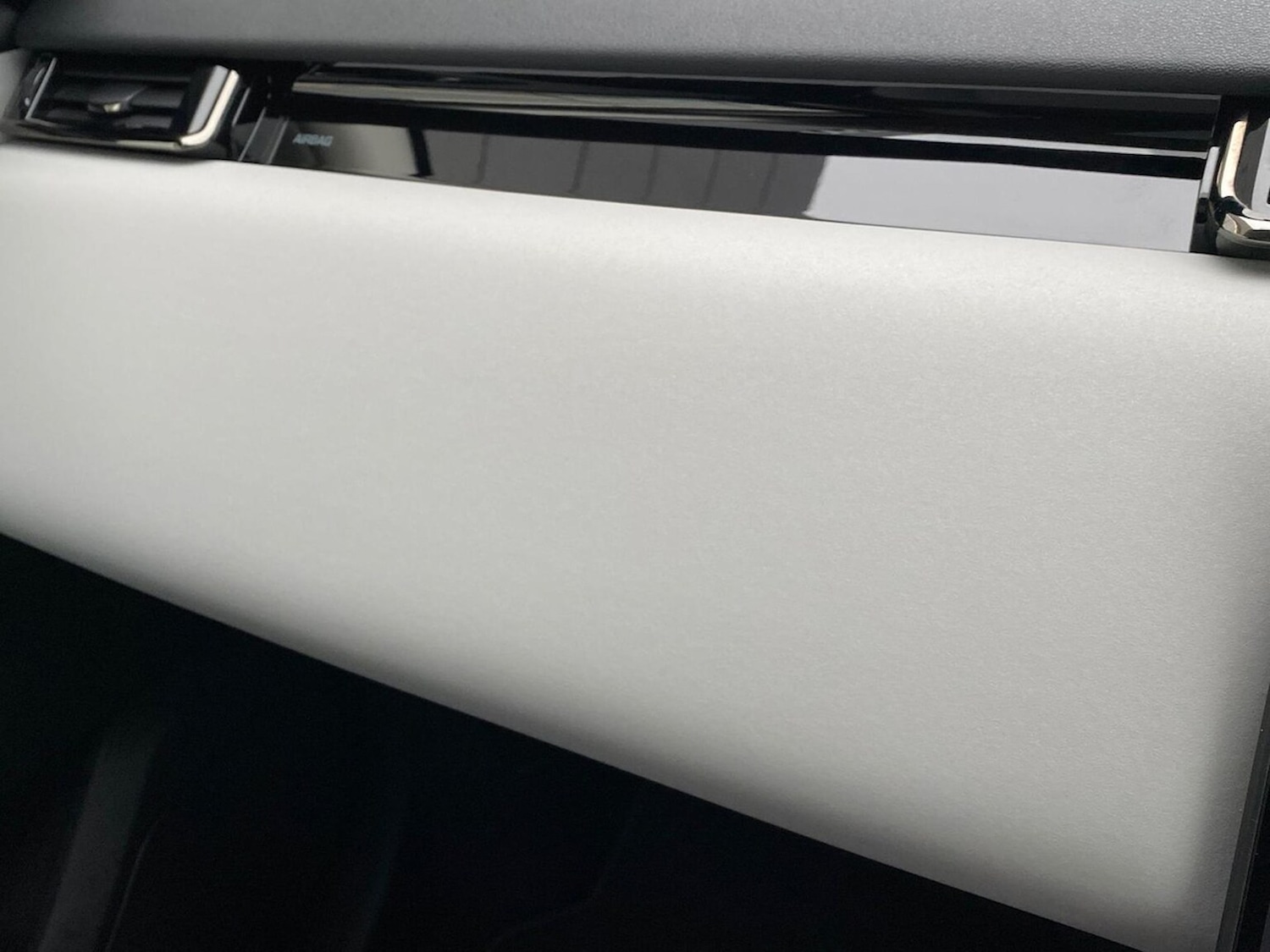 Used Land Rover Range Rover Velar 2024 for sale - 77715389: Photo 40