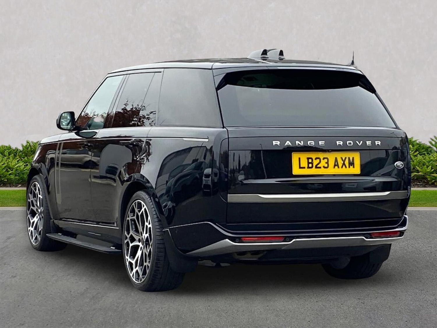 Used Land Rover Range Rover 2023 for sale - 76531397: Photo 2