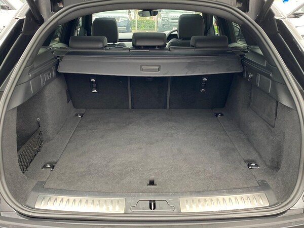 Used Land Rover Range Rover Velar 2023 for sale - 76331077: Photo 10