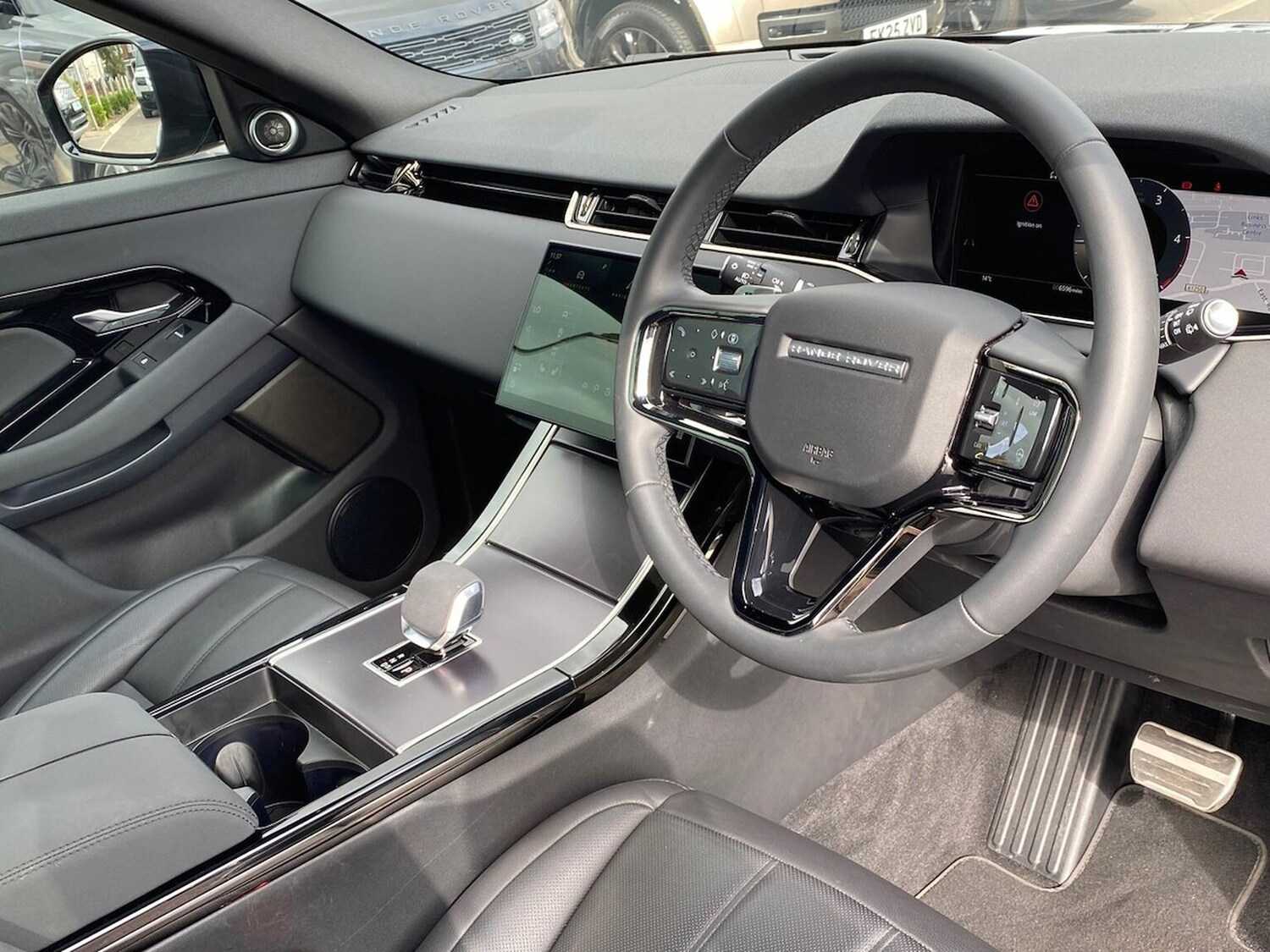 Used Land Rover Range Rover Evoque 2025 for sale - 76077738: Photo 21